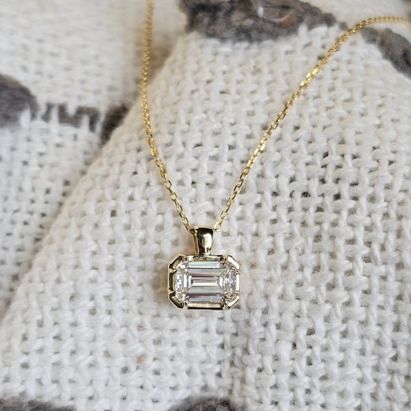 1.00ct Emerald Cut Diamond Necklace - 10kt Yellow Gold